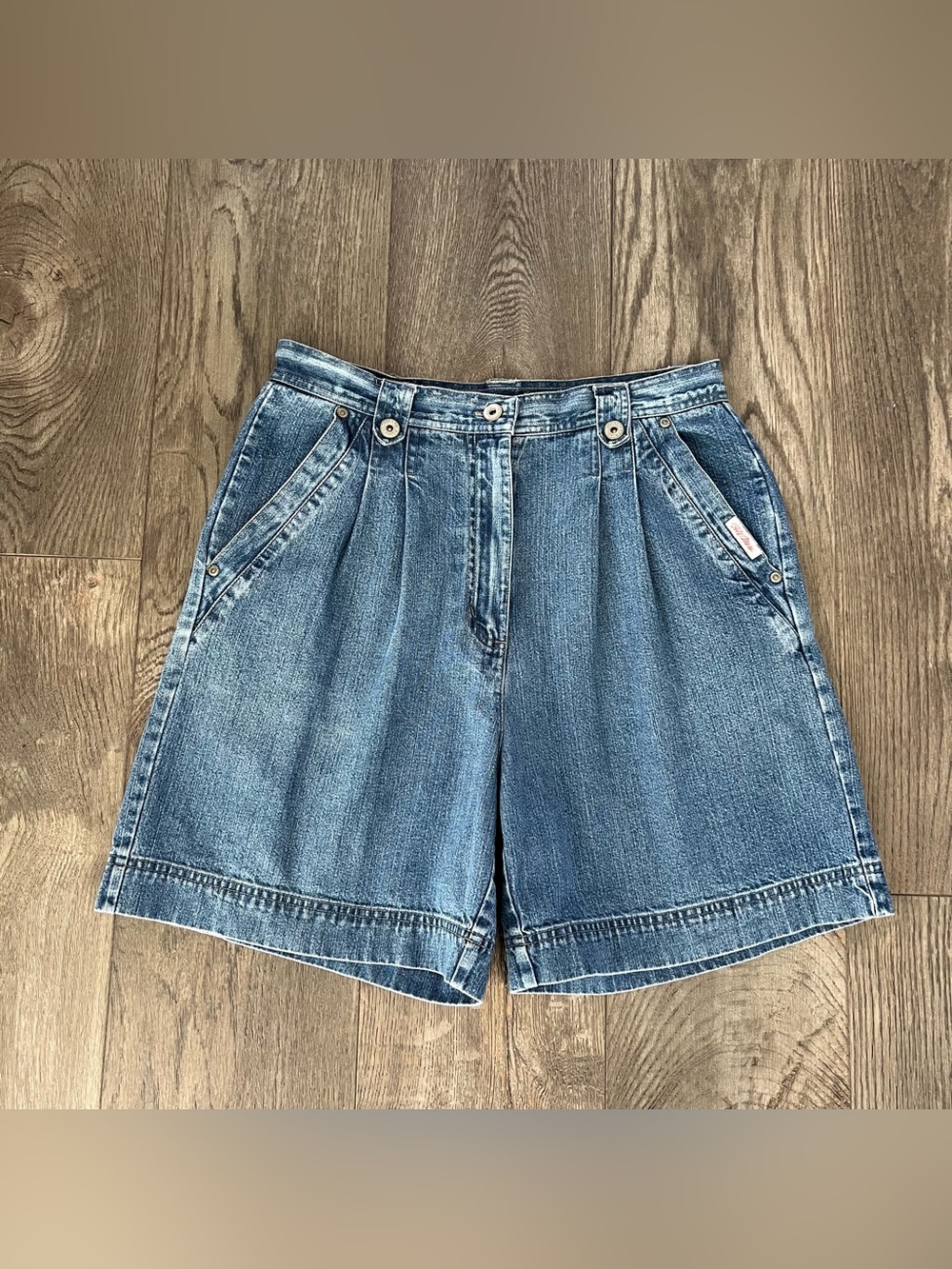 BILL BLASS Vintage 90s High Rise Pleated Denim Jean Shorts Size 6